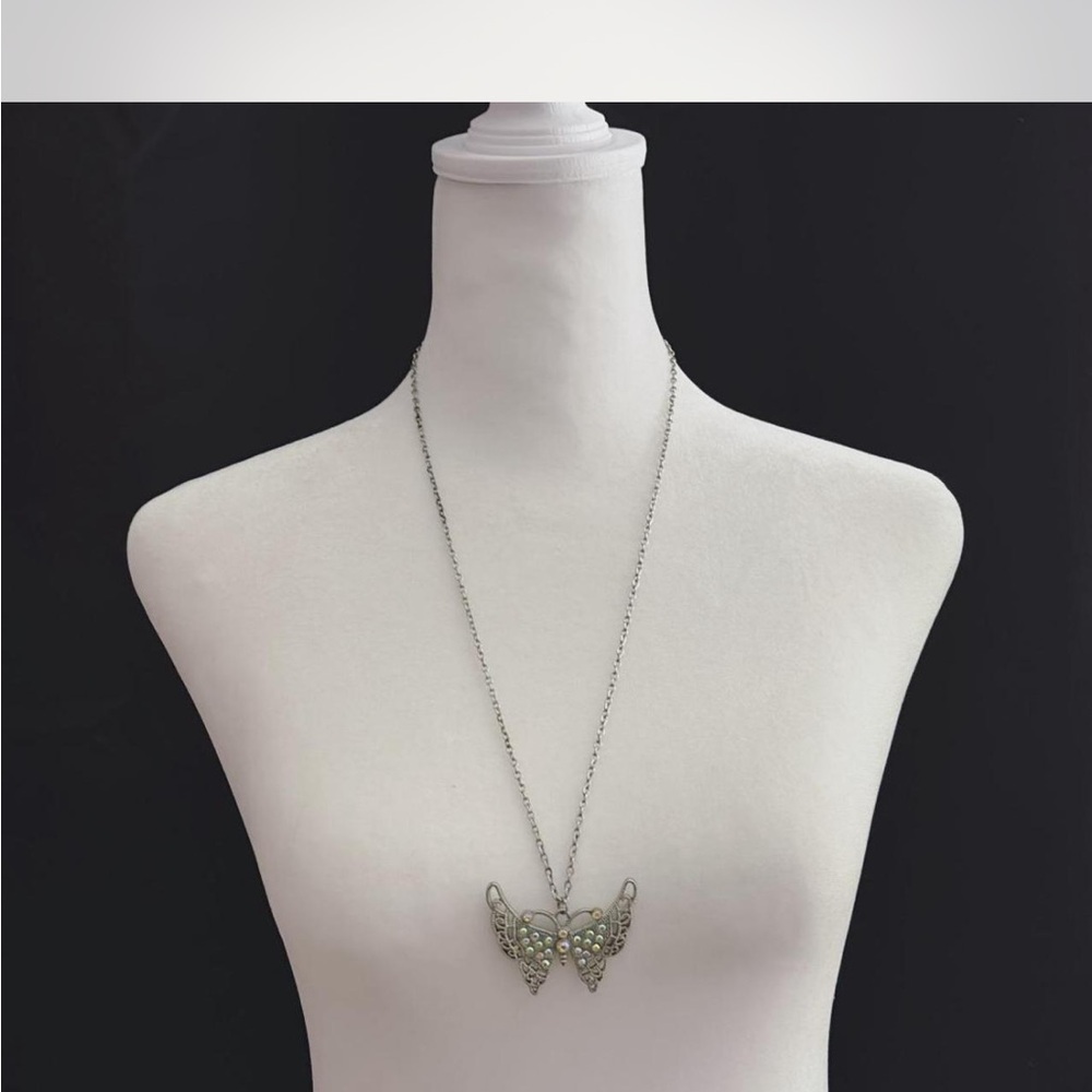 Elegant Silver Butterfly Pendant Necklace